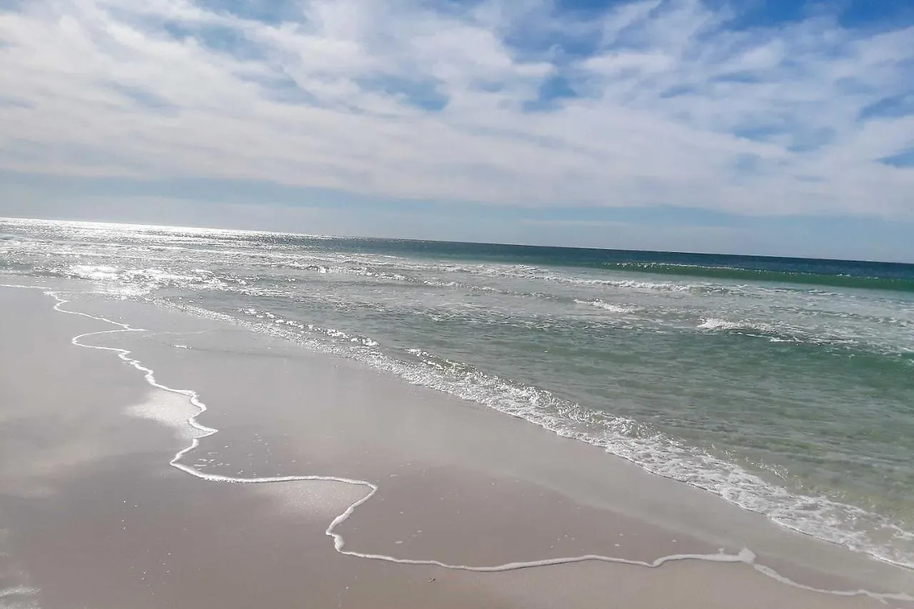 Luxurious Alerio Condo - Steps To Private Beach! United States